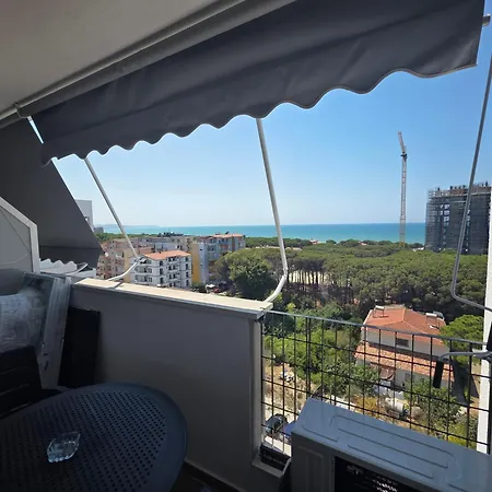 Apartment B 3 *